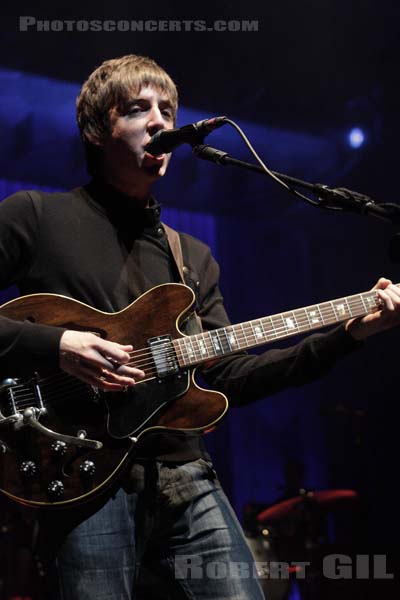 THE LAST SHADOW PUPPETS - 2008-08-26 - PARIS - Olympia - Miles Kane